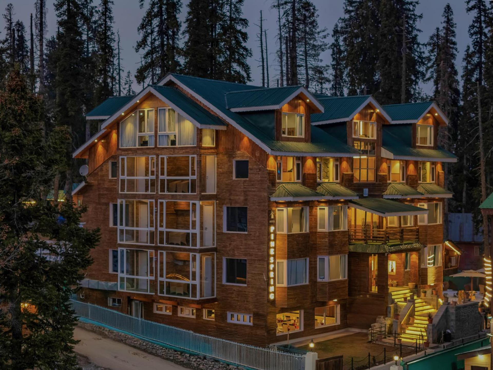 Hotel Pine Spring גולמארג מראה חיצוני תמונה
