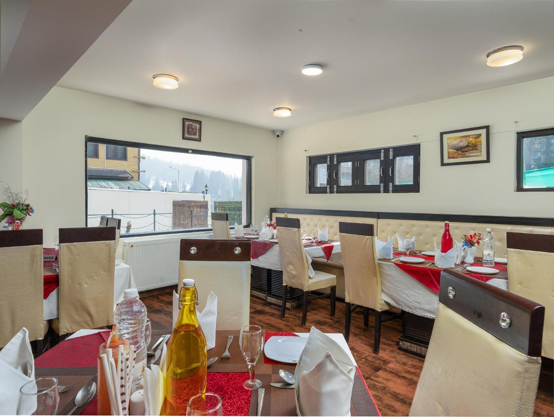 Hotel Pine Spring גולמארג מראה חיצוני תמונה