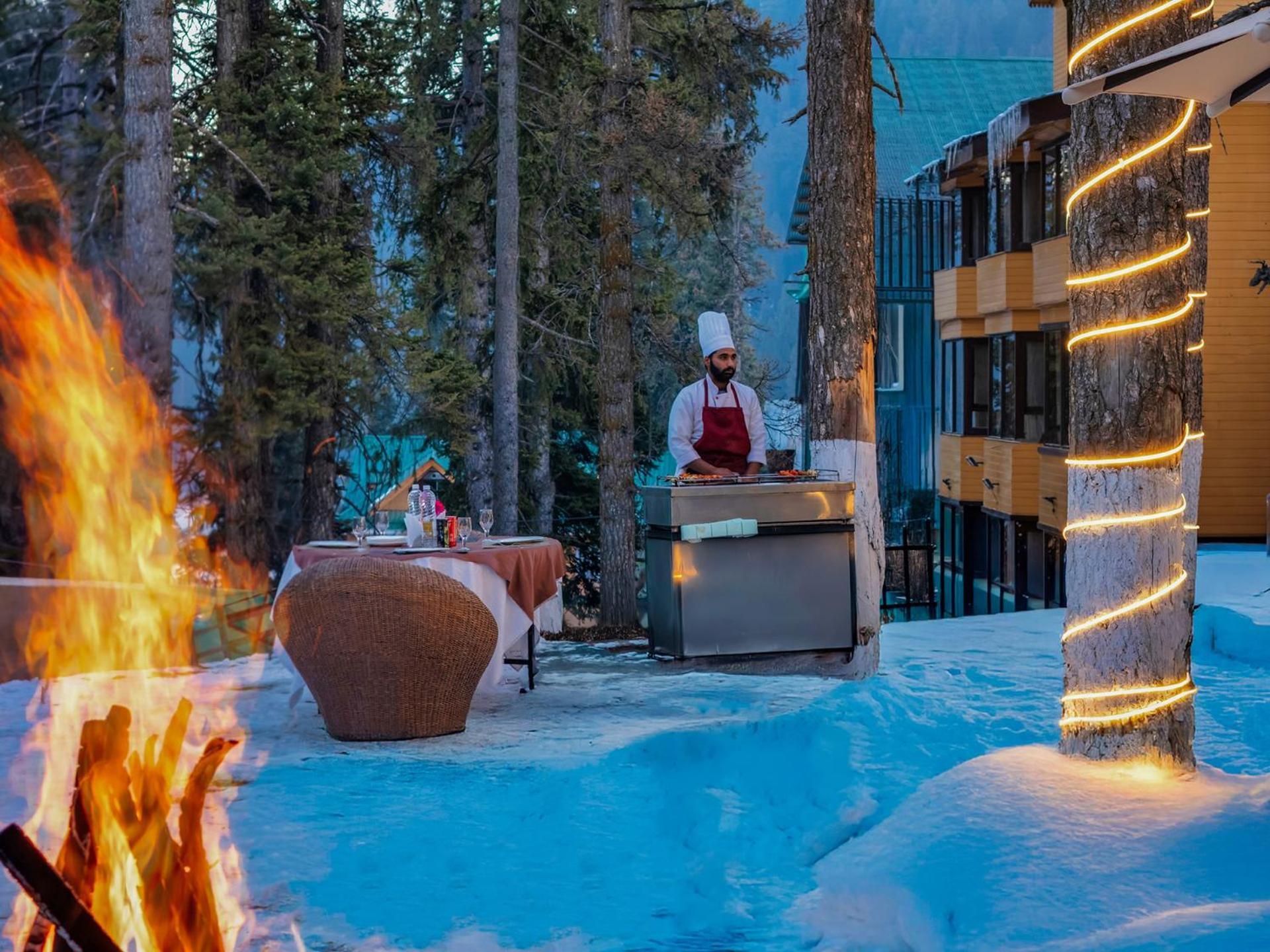 Hotel Pine Spring גולמארג מראה חיצוני תמונה