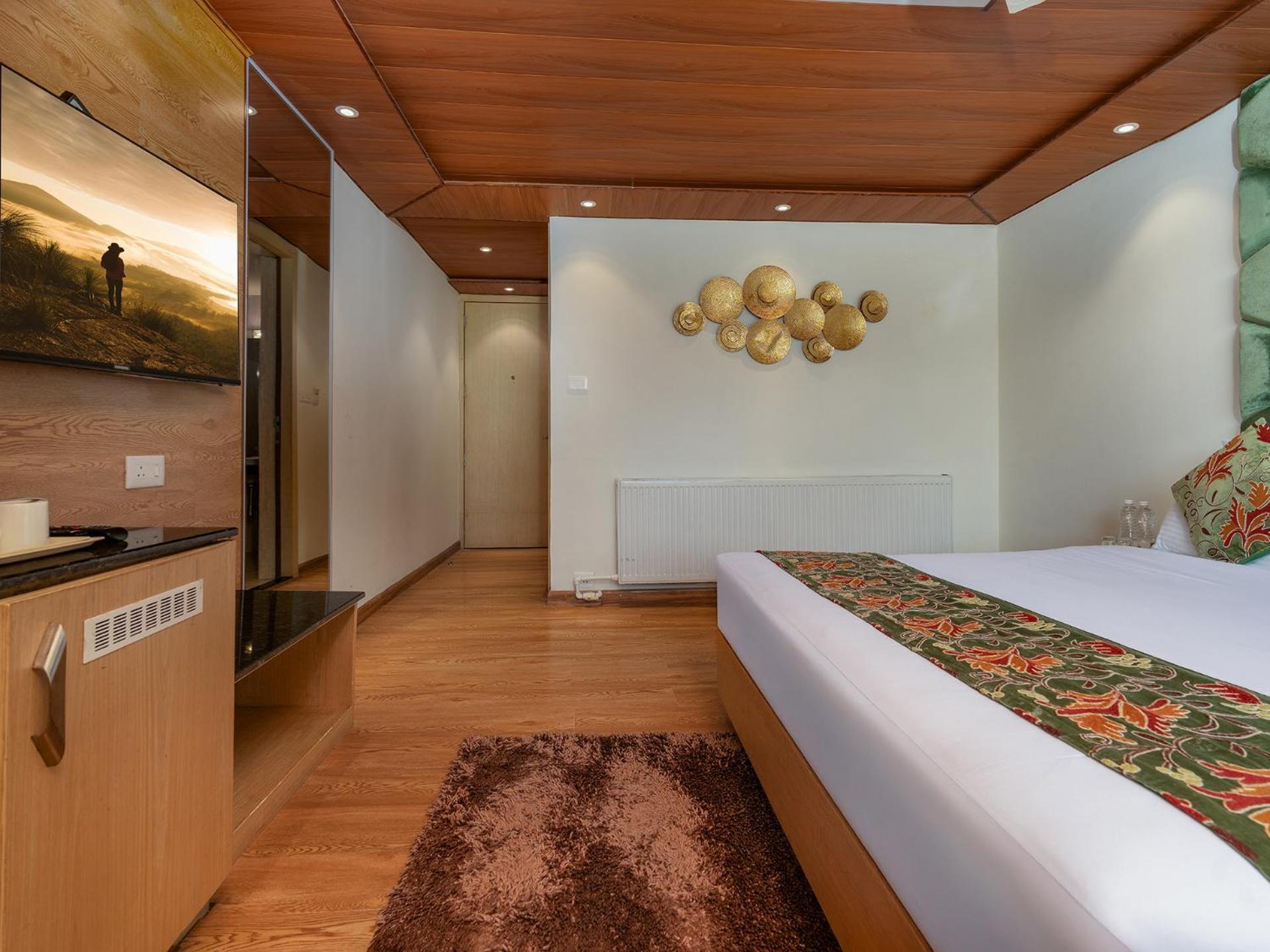 Hotel Pine Spring גולמארג מראה חיצוני תמונה