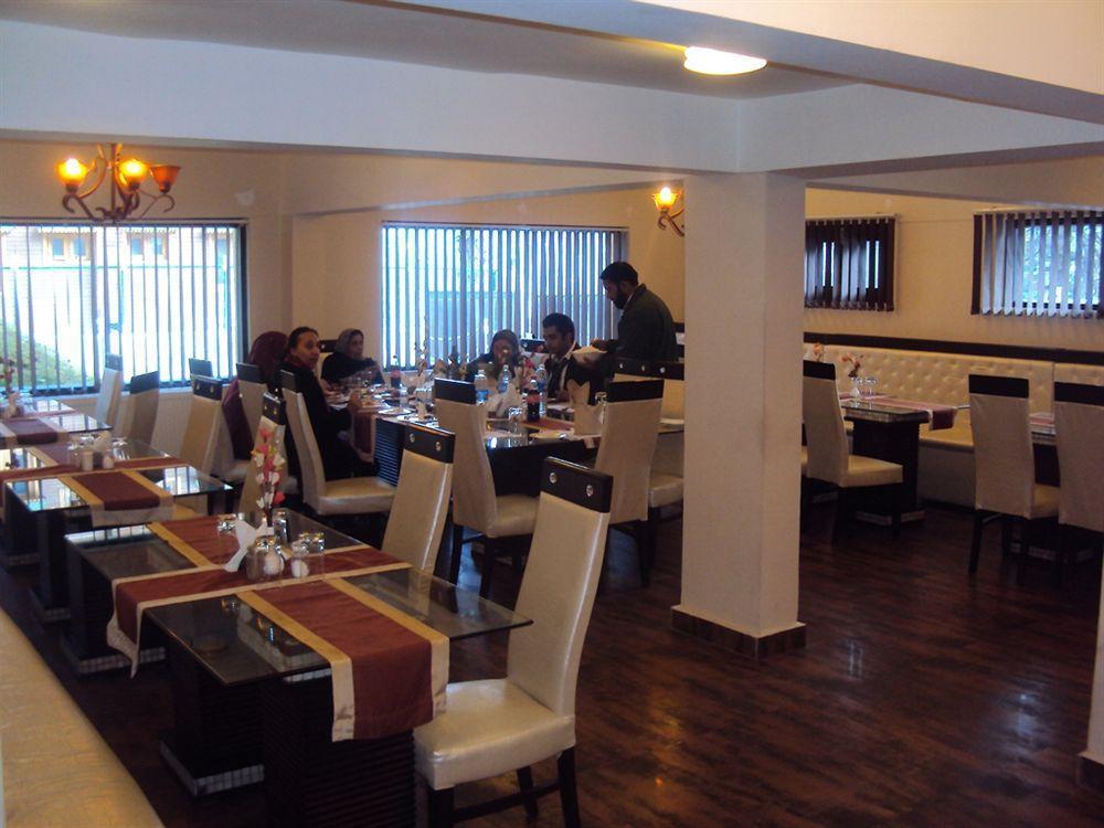 Hotel Pine Spring גולמארג מראה חיצוני תמונה