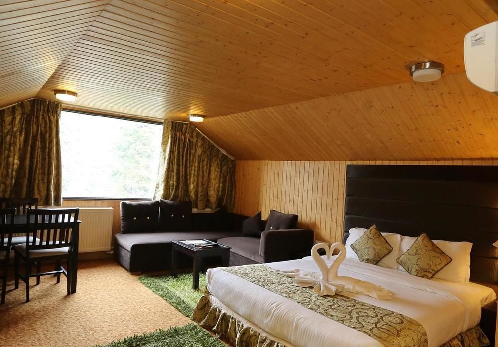 Hotel Pine Spring גולמארג מראה חיצוני תמונה