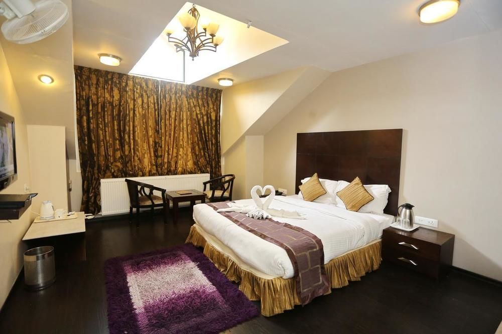 Hotel Pine Spring גולמארג מראה חיצוני תמונה