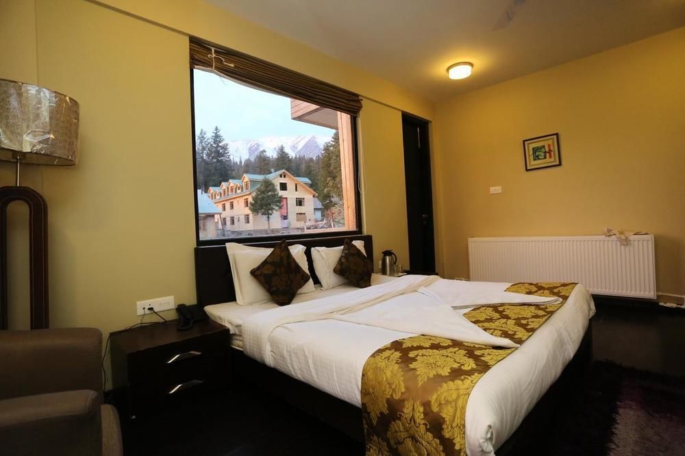 Hotel Pine Spring גולמארג מראה חיצוני תמונה