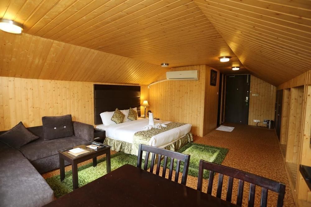 Hotel Pine Spring גולמארג מראה חיצוני תמונה