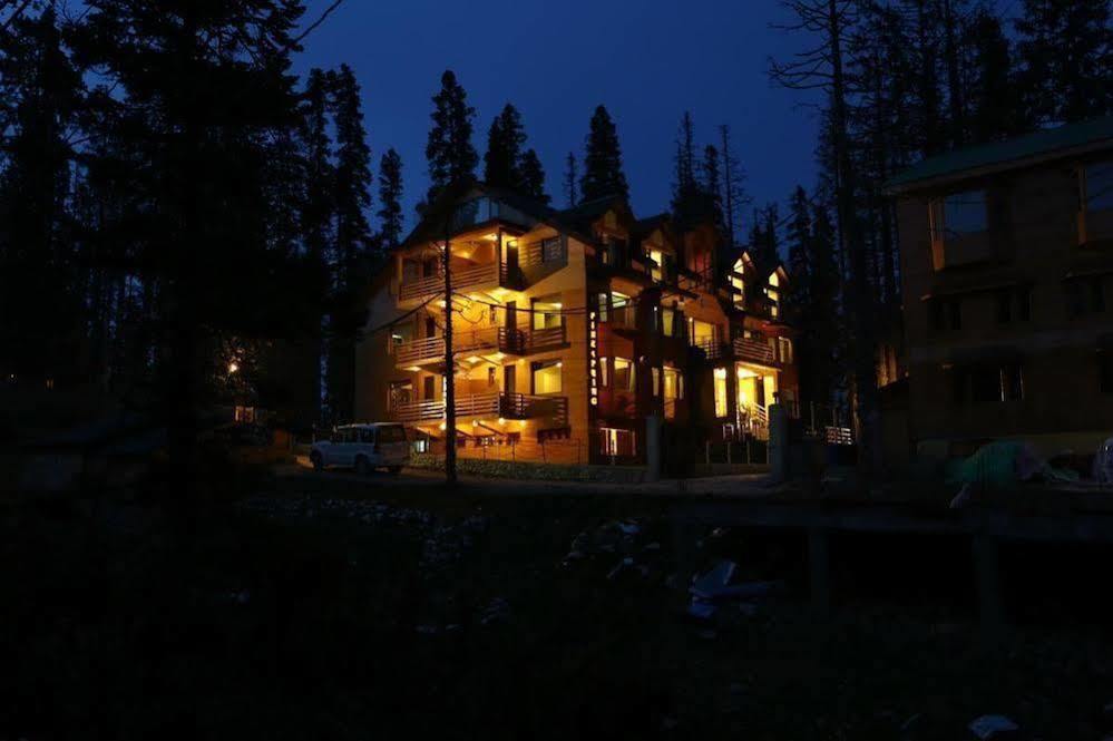 Hotel Pine Spring גולמארג מראה חיצוני תמונה