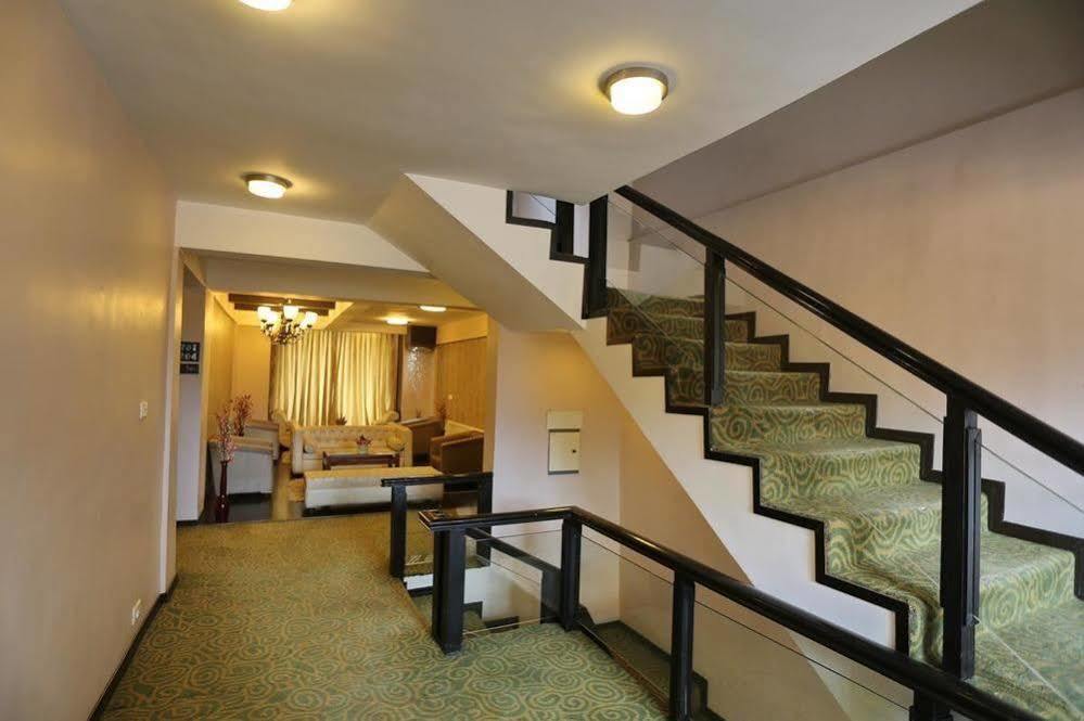 Hotel Pine Spring גולמארג מראה חיצוני תמונה