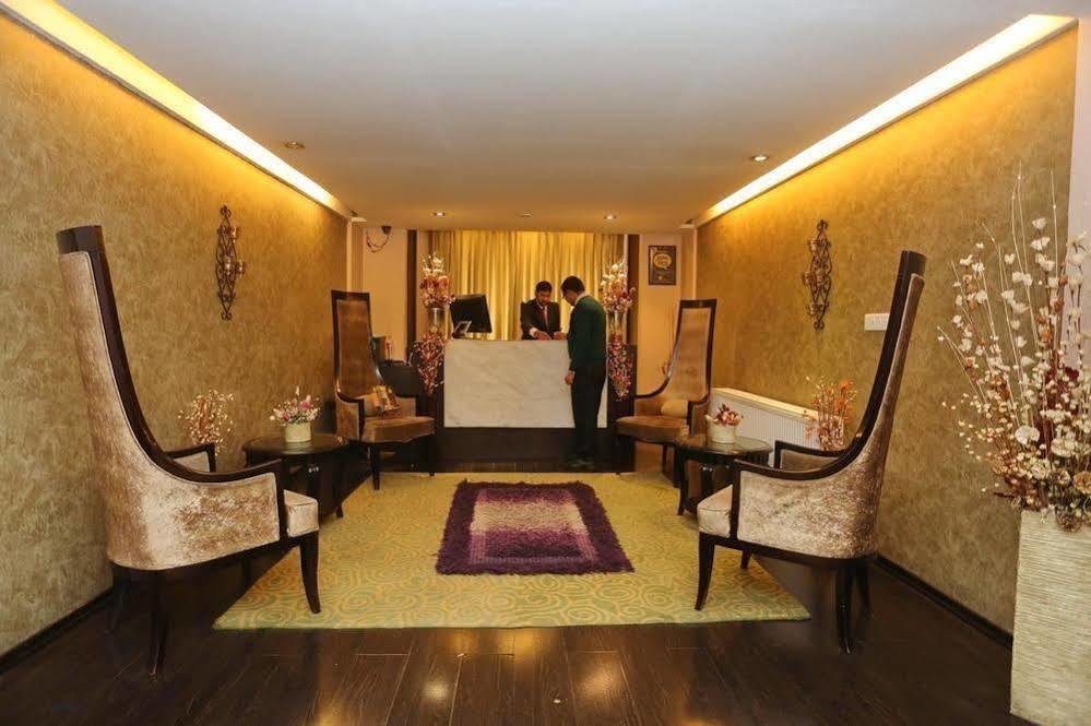 Hotel Pine Spring גולמארג מראה חיצוני תמונה